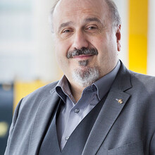 Experte Ralf Hereth spricht über Kompressoren-Steuerung.