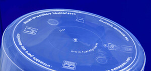 Le fond d'une bouteille en plastique fabriquée par Fürst.